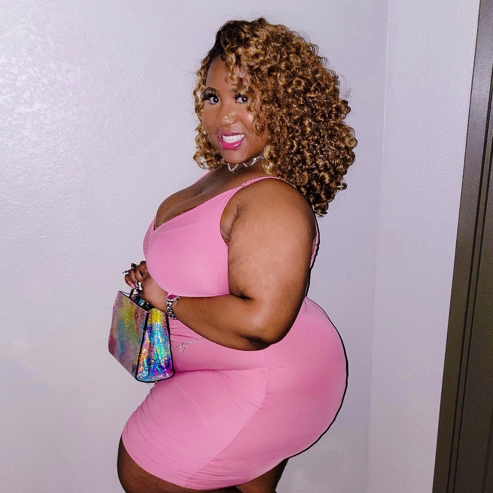 Meet your Posher, Buxom